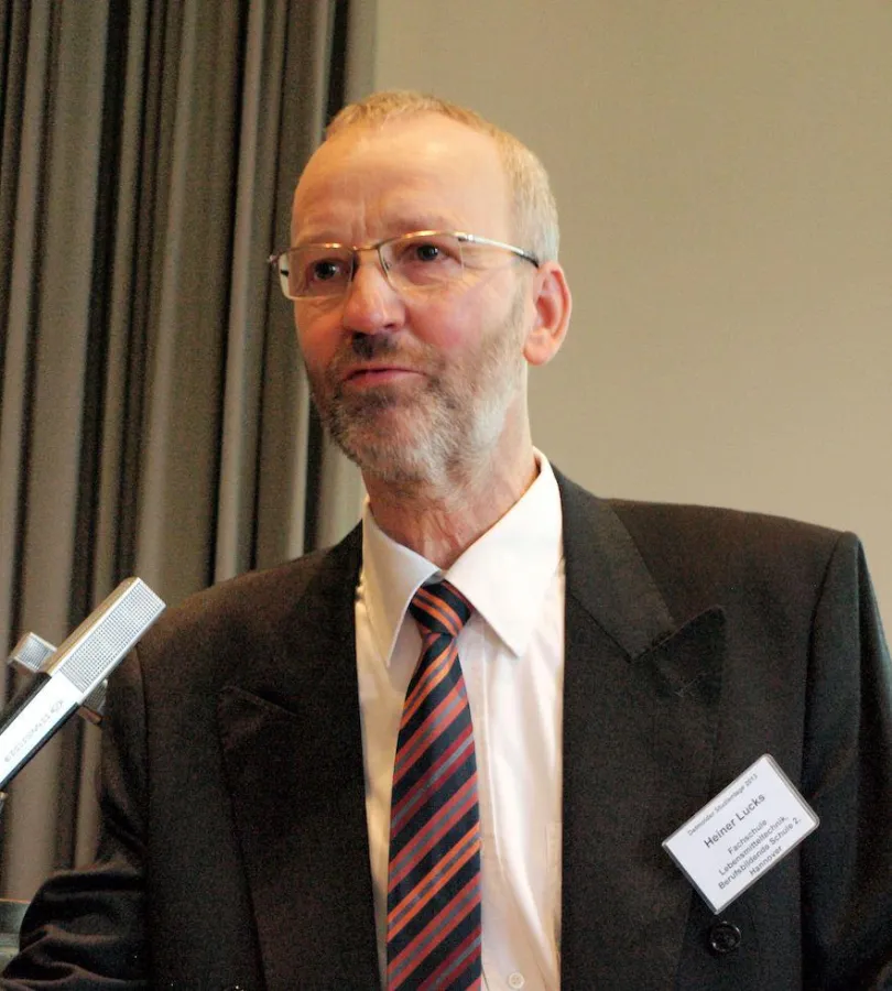 Heiner Lucks, Vorsitzender des Ausschusses fur Ausbildung der AGF e.V. eröffnet die Studientage