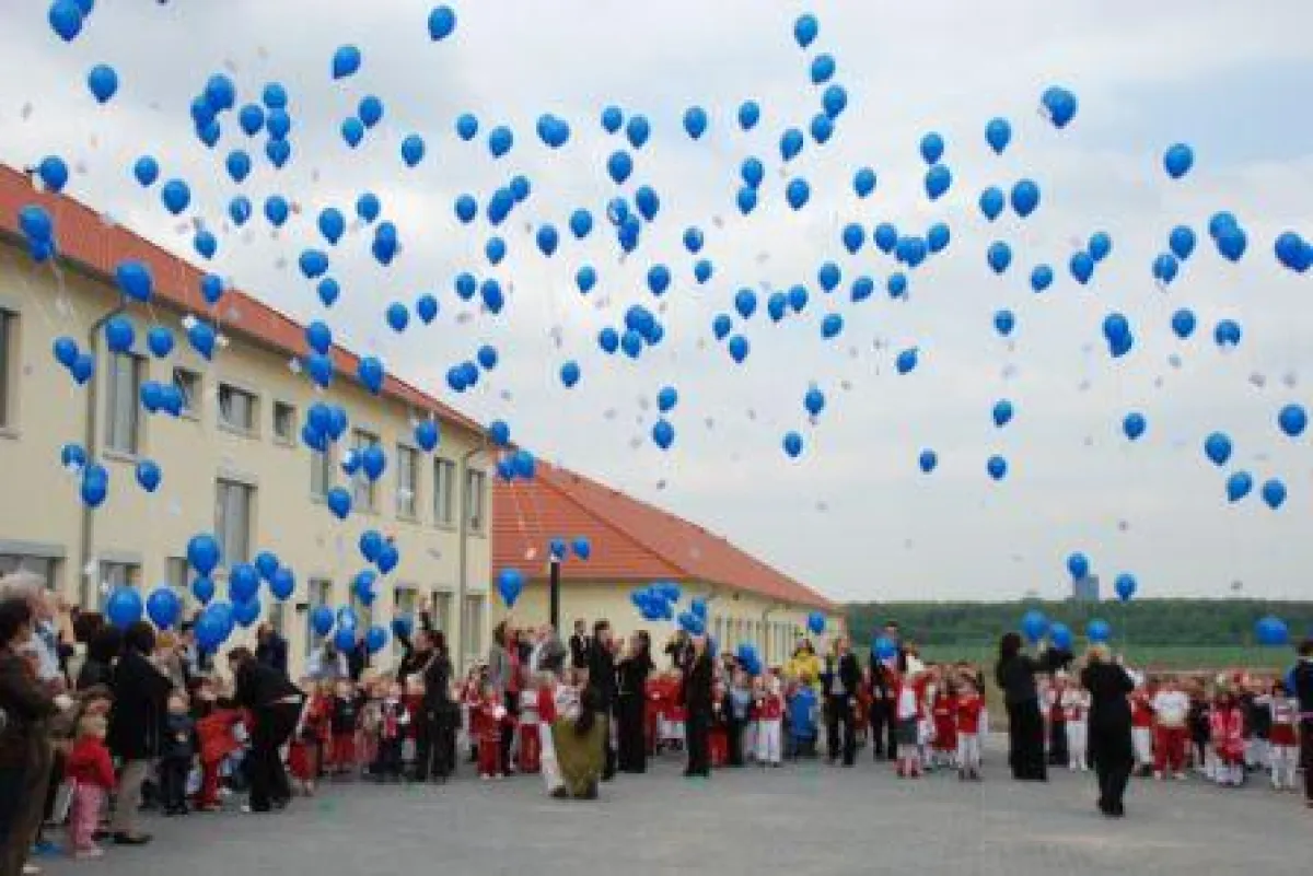 Insgesamt wurden 1200 Ballons in Köln, Duisburg und Aachen zeitgleich losgelassen