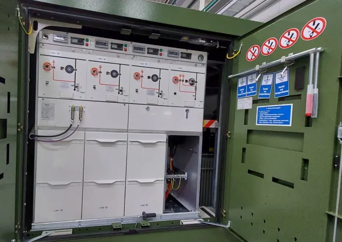 HanseWerk-Tochter SH Netz: Intelligente Ortsnetzstation erhöht Versorgungssicherheit in Hohenaspe Bild: HanseWerk-Tochter SH Netz: Intelligente Ortsnetzstation erhöht Versorgungssicherheit in Hohenaspe