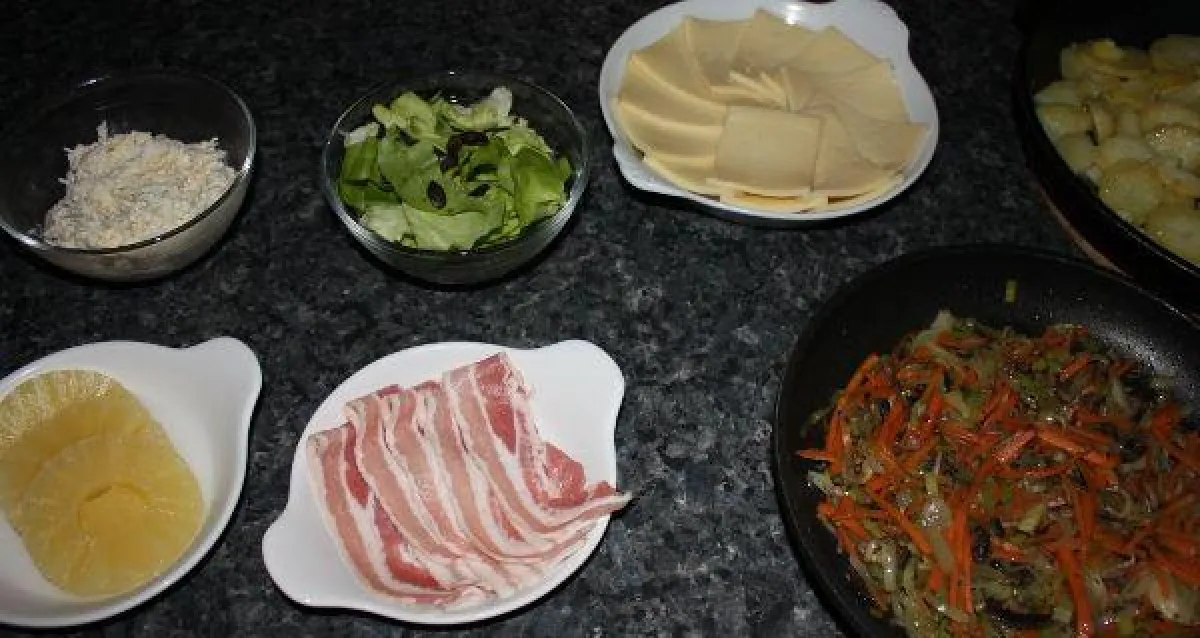 Vielfältige Beilagen versprechen ein köstliches Raclette-Vergnügen