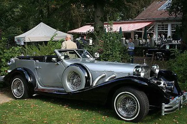 Bild: Benefiz-Oldtimertreffen in Hamburg-Wellingsbüttel - Ziel: Bekämpfung der tödlichen Kinderkrankheit NCL