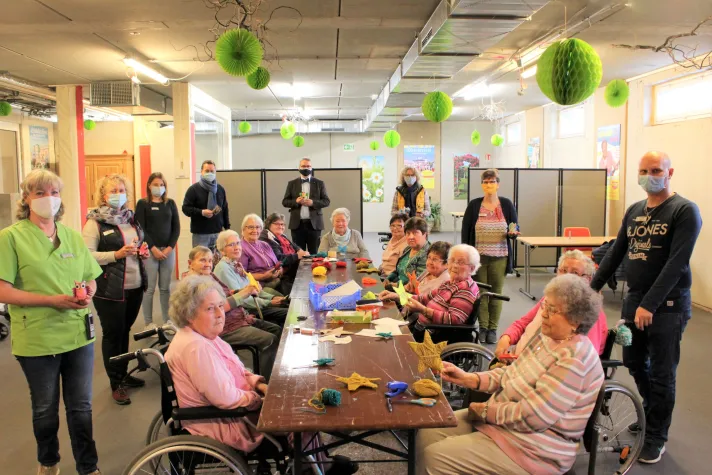 Bild: 70 GLÜCKS-EULEN FÜR DIE SENIORENRESIDENZ „HEDWIG HENNEBÖHL