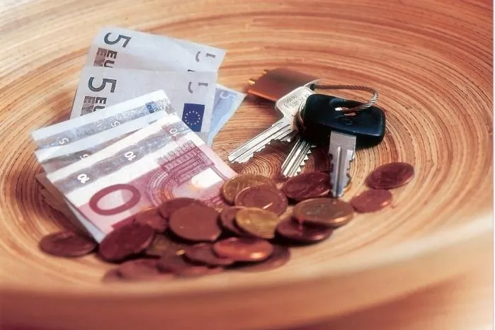 Bild: Tipps gegen Überschuldung von Singlehaushalten