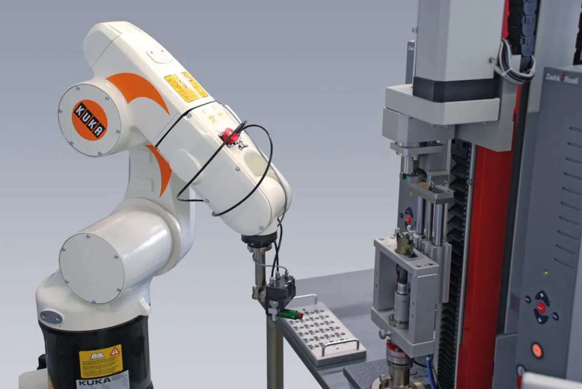 Roboter-Prüfsystem für die automatisierte Prüfung von Insulin Pens
