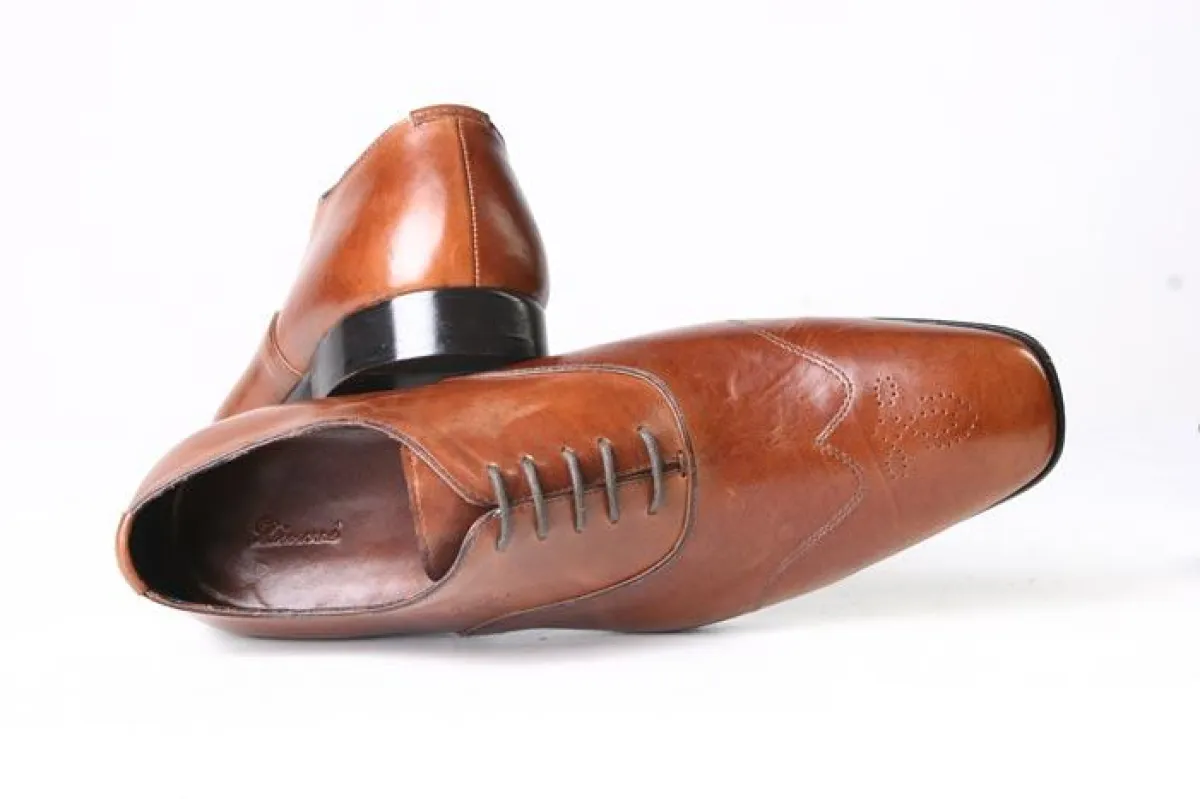 Start der handgefertigten Schuh-Kollektion