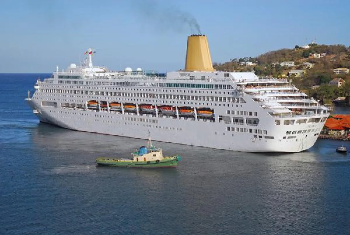 Fotos wie hier von der Oriana vor St. Lucia können noch bis zum 15. Juni für den Welcome Aboard-Fotowettbewerb eingereicht werde