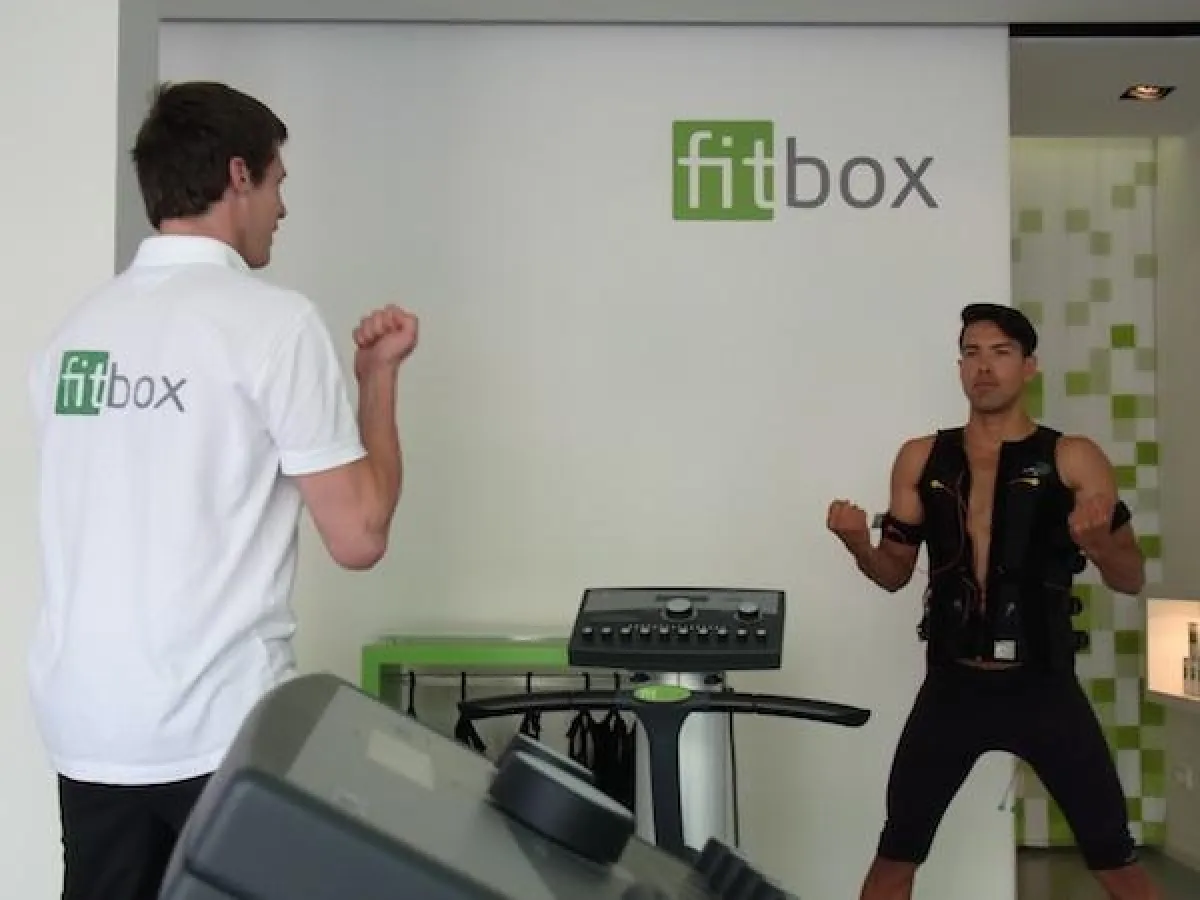 Oscar Loya beim 20 Minuten Workout in der fitbox