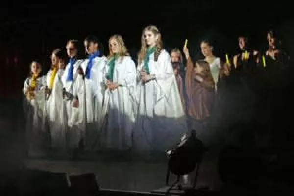 Bild: Musical "Arche Noah" - GeneSiS-Projekt mit Kindern und Jugendlichen von 3 bis 16 Jahren