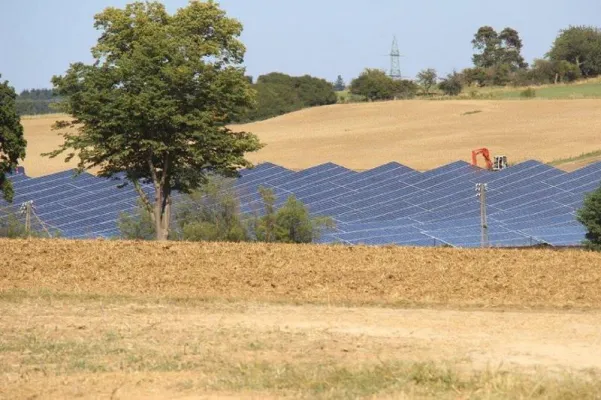 Bild: Drei Solarparks in Mittelhessen kurz vor Fertigstellung