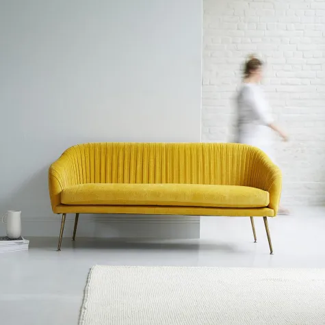 Bild: Coming soon: Trend-Sofas im Samt-Vintage-Spirit