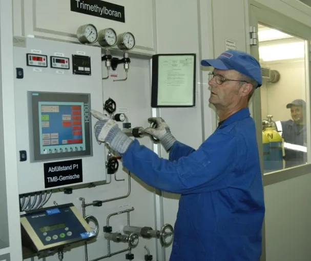 Bild: Hightech-Gasgemische für die Solarindustrie - Air Liquide mit neuer Abfüllanlage in Krefeld