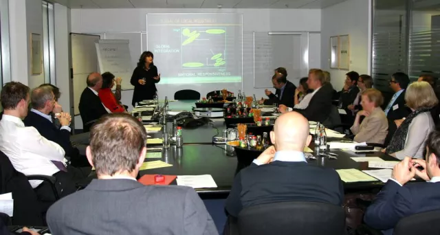 Bild: Open University-Studienberater stellen das MBA-Studium in Stuttgart und München vor