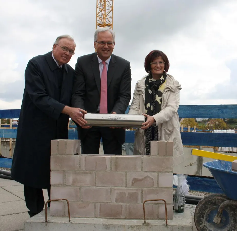 v.l.n.r.: Alexander Küßwetter, Richard Bartsch, Christa Naaß, copyright Bezirk Mittelfranken