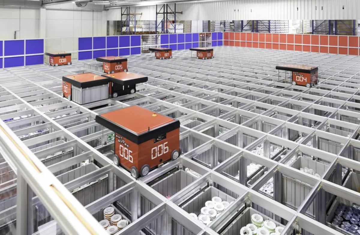 Das AutoStore®-System pickt auf dem StaplerCup automatisch die Tombola-Gewinne. (Foto: Dematic)