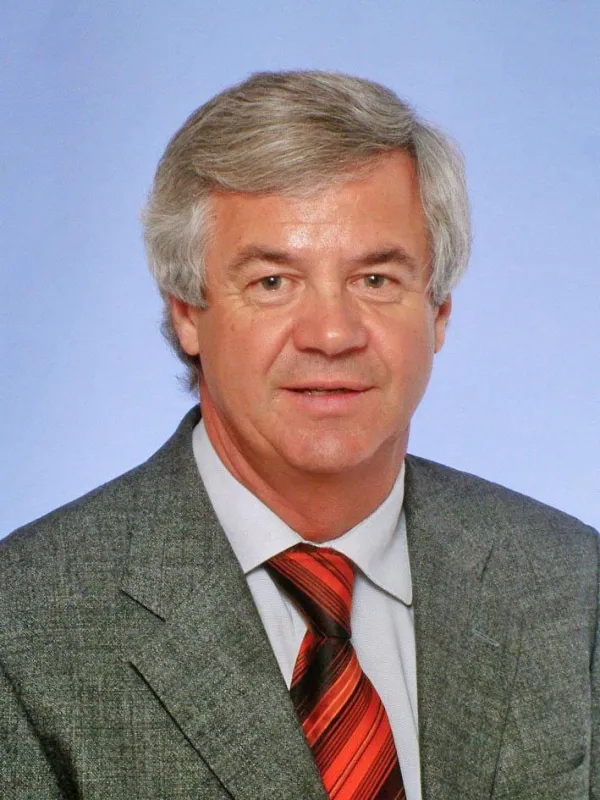 Mag. Siegfried Köstenberger verhilft \