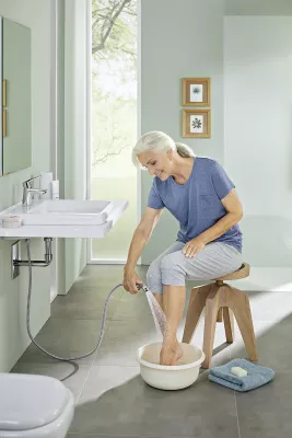 Bild: Komfort und Sicherheit: Pflege im eigenen Bad