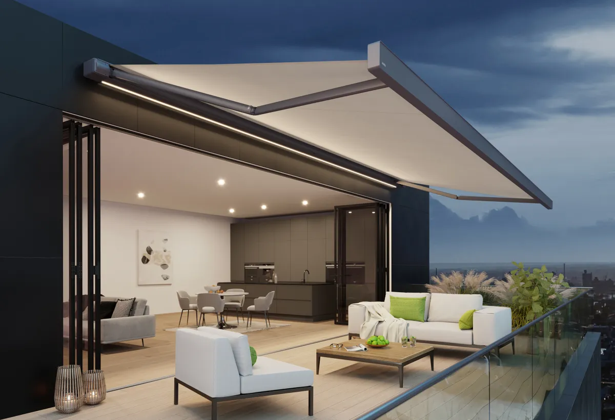 Markisenexperte markilux bietet für viele seiner Markisen verschiedene LED-Systeme an. (© markilux)