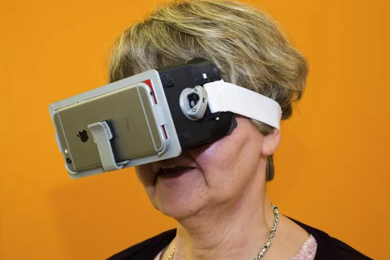 Bild: Lesehilfe aus dem 3D-Drucker für sehbehinderte Menschen