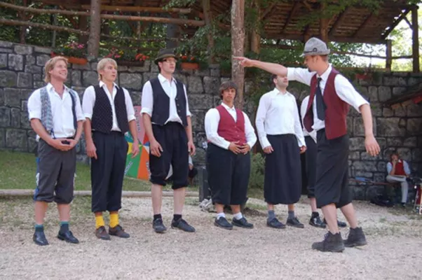 Bild: Schock bei den „Sieben Schwaben“ - Naturtheater Hayingen meistert Ausfall eines Hauptdarstellers
