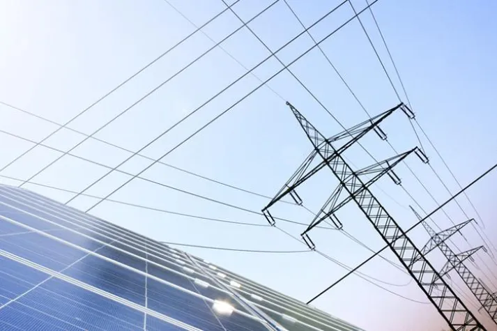 Unter Strom - Netzeinbindung von Photovoltaik Bild: Unter Strom - Netzeinbindung von Photovoltaik