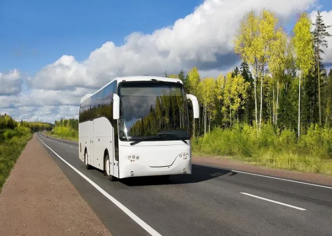 Bild: Nokian NTR 52: Neuer Lenkachsreifen für LKWs und Busse