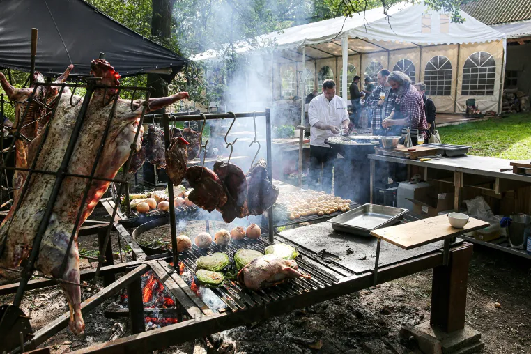 FIRE&FOOD bringt die Schwäbische Alb zum Glühen Bild: FIRE&FOOD bringt die Schwäbische Alb zum Glühen