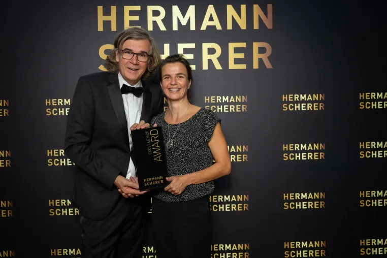 Bild: Weißwasseranerin ausgezeichnet mit dem Excellence Award beim Internationalen Speaker-Slam