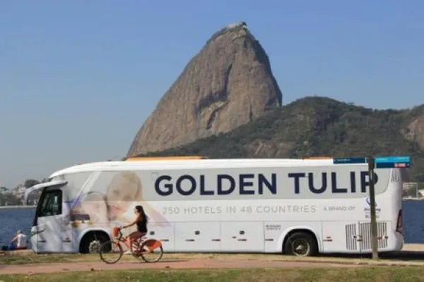 Bild: Golden Tulip feiert Olympische Spiele: Aufwändige Bus-Kampagne in Rio de Janeiro