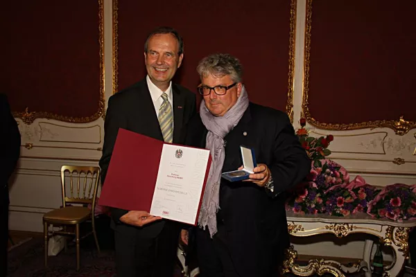 Bild: Auszeichnung für exzellente unternehmerische Leistungen