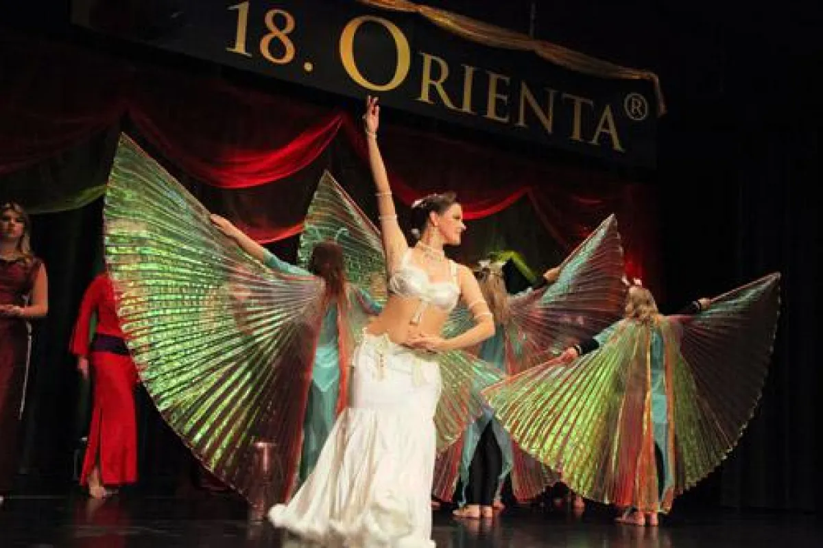 Drei Rosen - Solistin: Hanan Kadur - Foto: R. Rossbacher