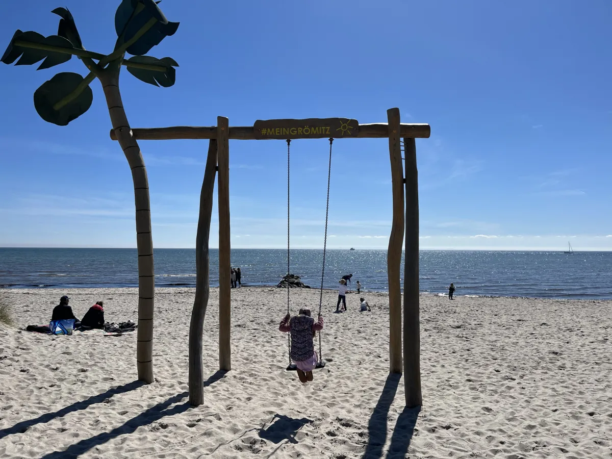 Genug Platz für die Kleinen - Am Strand von Grömitz ist immer etwas los (© by Welslau eGbR)