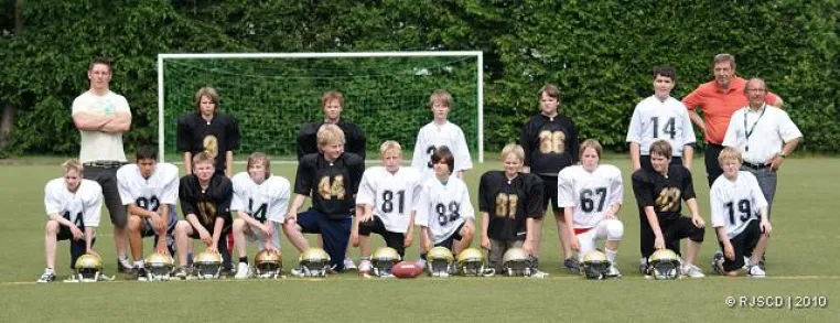 Gemeinsames Sportprojekt „American Football“ der Gesamtschule Paderborn-Elsen und den Paderborn Dolphins Bild: Gemeinsames Sportprojekt „American Football“ der Gesamtschule Paderborn-Elsen und den Paderborn Dolphins