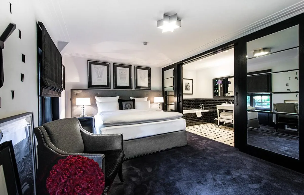New York Premium Room #6 - Patrick Hellmann Schlosshotel