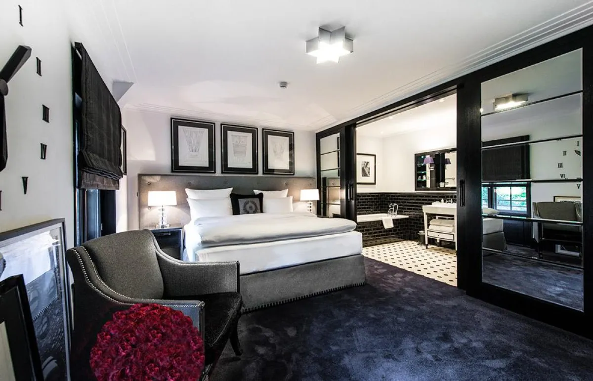 New York Premium Room #6 - Patrick Hellmann Schlosshotel