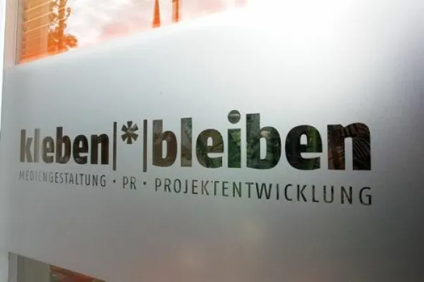 Bild: Das bleibt kleben: Die Tourismus-Experten aus dem Vogtland feiern 15. Jubiläum