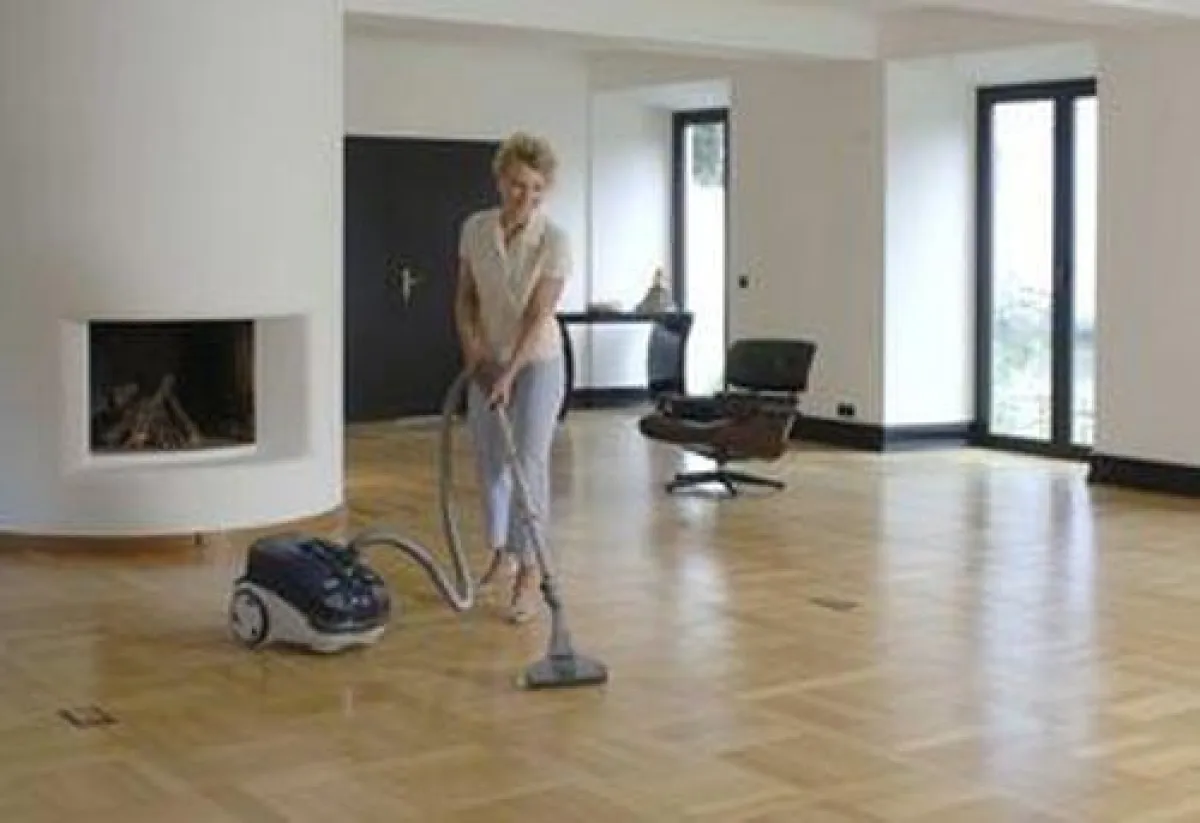 Die Staubbelastung läßt sich mit einem für Allergiker zertifizierten Staubsauger stark reduzieren