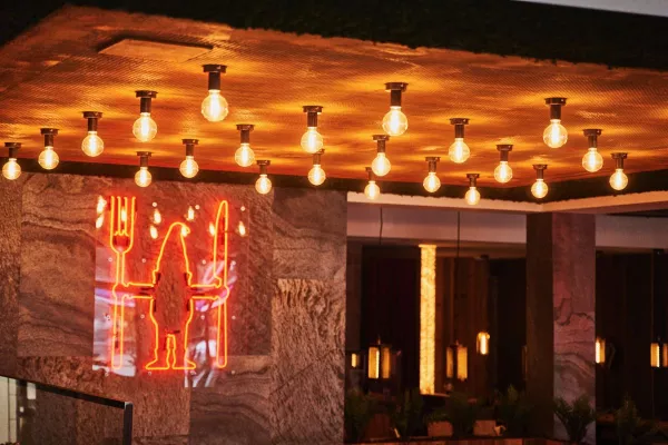 Bild: HeimWerk: 3. Restaurant in München eröffnet: Kulinarik, die man schmecken, hören und sehen kann