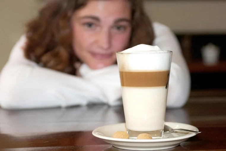 Der Expertentipp im Juni - Welche Milch eignet sich besonders für Milchschaum? Bild: Der Expertentipp im Juni - Welche Milch eignet sich besonders für Milchschaum?