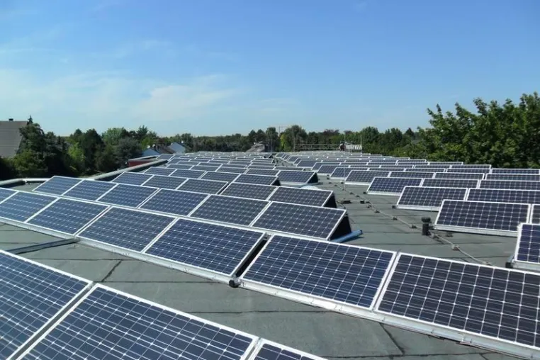 Bild: Einweihung der Bürgersolaranlage in Köln-Weiß am 14.07.2011
