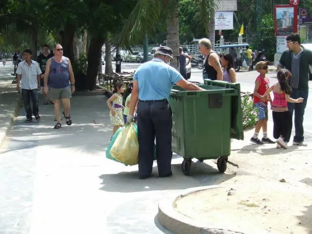 Bild: Arm im Alter arme Rentner in Thailand mit Angst vor Altersarmut