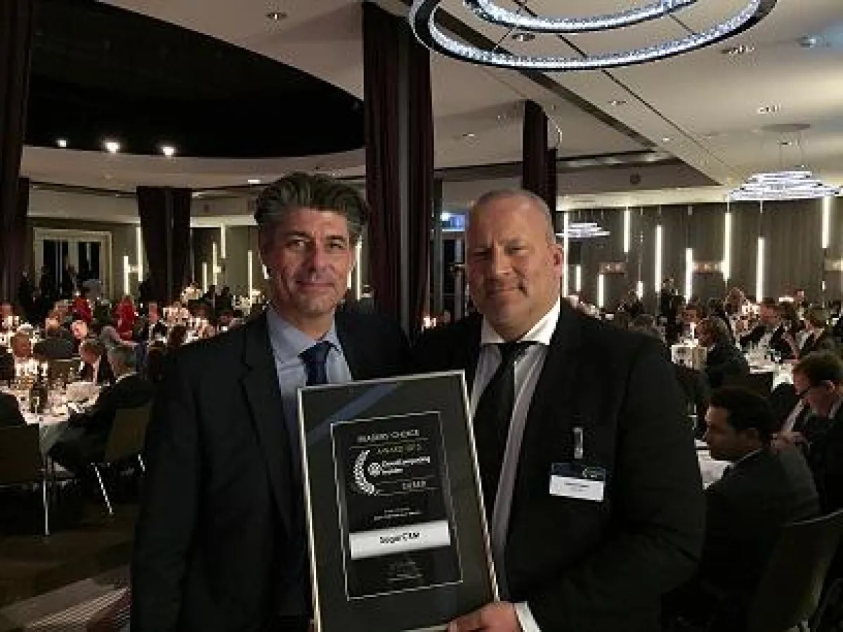 Für SugarCRM nahmen Henning Ogberg und Daniel Heck die Auszeichnung entgegen/Bildquelle: SugarCRM