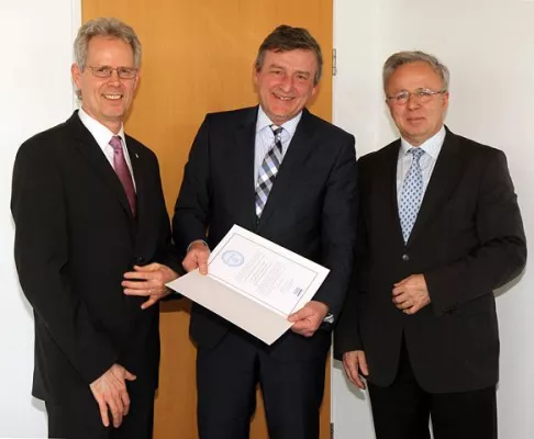 Bild: TU Kaiserslautern für faire und transparente Berufungsverfahren ausgezeichnet