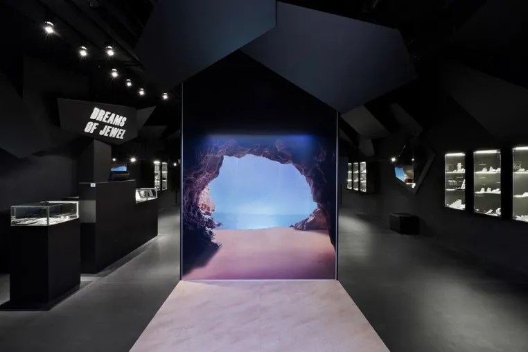 Geheimnisvoll: Die Schmuckgrotte von „Dreams of Jewel“ Bild: Geheimnisvoll: Die Schmuckgrotte von „Dreams of Jewel“