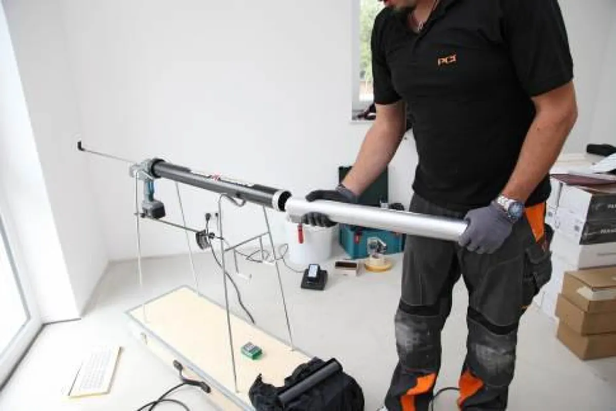 Neu: Der bewährte SMP-Parkettkleber PAR 365 von PCI präsentiert sich nun im Schlauchbeutel.