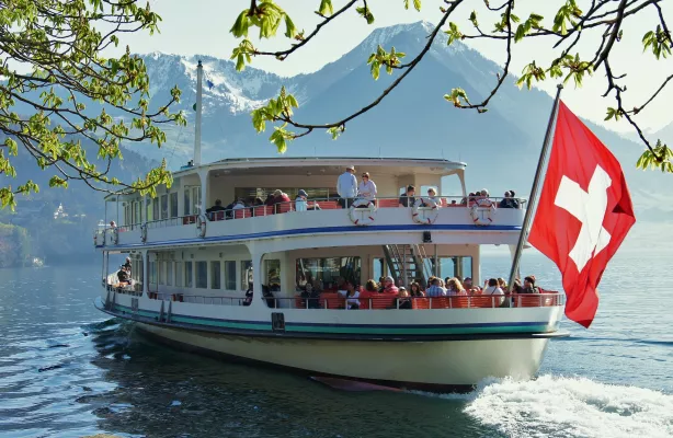 Bild: Abenteuer Schweiz: Atemberaubendes Bergpanorama rund um den Vierwaldstättersee