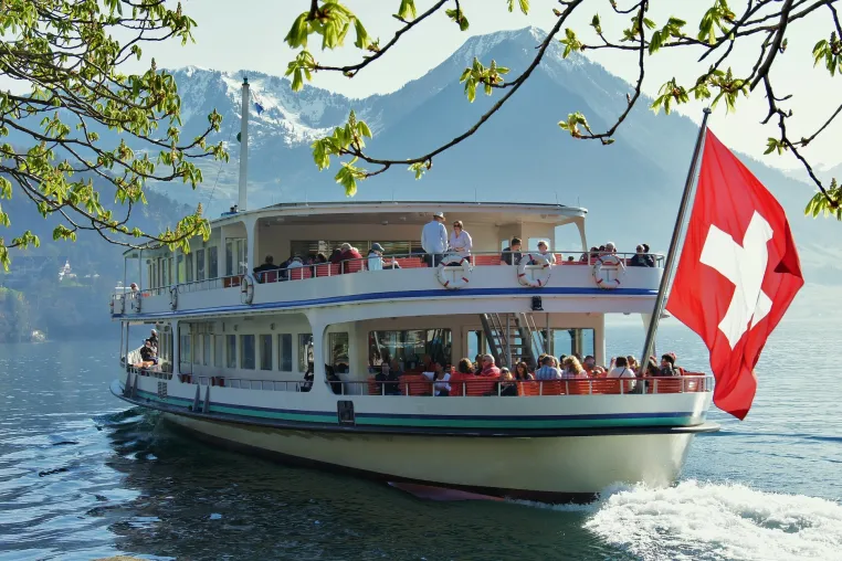 Bild: Abenteuer Schweiz: Atemberaubendes Bergpanorama rund um den Vierwaldstättersee