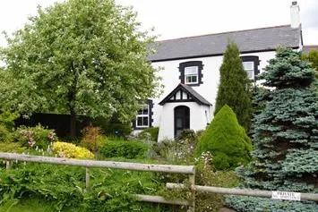 Bild: Kochkurse auf dem Weingut Llanerch Vineyard in Wales