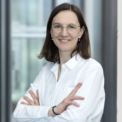 Bild: DFG bewilligt Emmy Noether-Forschungsgruppe zur Spektroskopie organischer Molekülkristalle mit hohen Harmonischen
