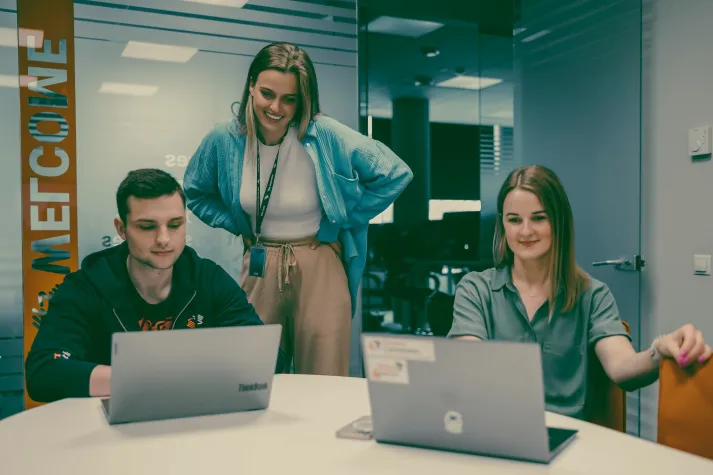 Bild: Softwareentwicklung von Mensch zu Mensch - jetzt auch in DACH