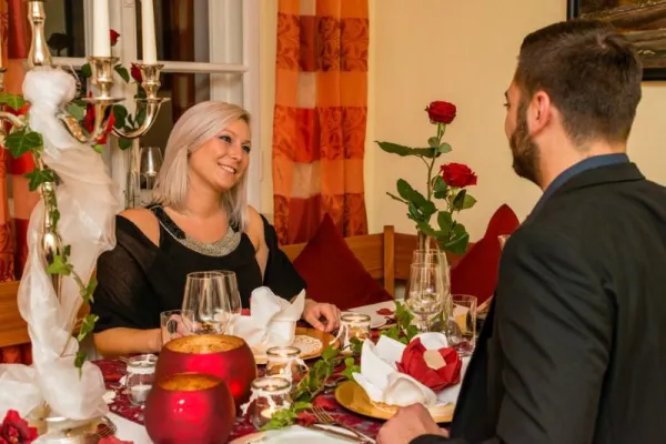 Bild: Ein Exklusivdinner auf der GutsAlm Harlachberg als außergewöhnliche Geschenkidee